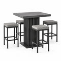 Conjunto de bar con mesa de MDF negra y taburetes de metal con cojines de poliéster gris